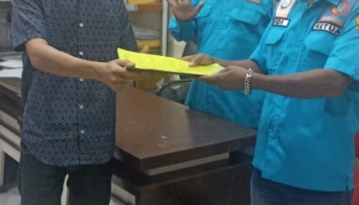 Ketua Serikat Federasi SP5K KSPSI  Kampar Agus CH Dampingi Ketua Terpilih  Dalam Penyerahan Surat Pengesahan dari Disperisnaker 