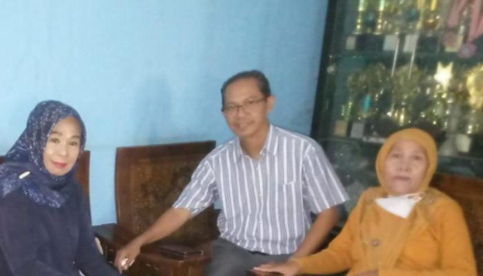 Kepsek SDN. Wadas I Kec Telukjambe Timur Klarifikasi Mengenai Pungli LKS.