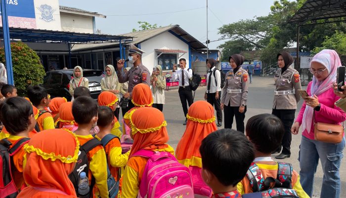 Sat Lantas Polres Karawang Hadirkan Keseruan saat Menggelar Kegiatan Polisi Sahabat Anak