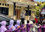 Sat Lantas Polres Karawang Menggelar Polisi Sahabat Anak Bersama TKIT Abata