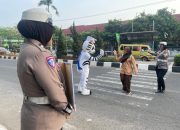 Sukseskan Ops Zebra Lodaya, Sat Lantas Polres Karawang Atur Lalu Lintas di Jalan Jend A Yani