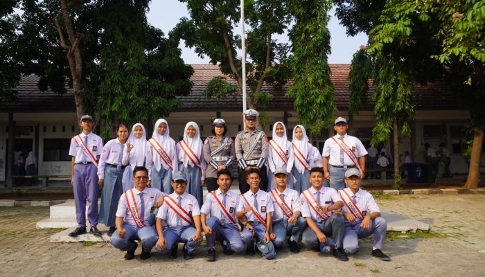 Sat Lantas Polres Karawang Goes to SMAN 3 Karawang, Edukasi Kamseltibcarlantas Kepada Pelajar