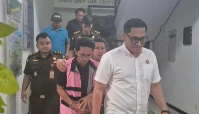 Soleman di Tahan Atas Dugaan Gratifikasi Dua Unit Mobil, Oleh Kejari Bekasi.