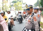Gatur Lalin! Sat Lantas Polres Karawang Jaga Kamseltibcarlantas di Jalan Raya