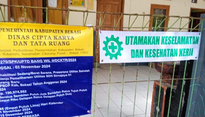 Di duga pemasangan paving blok di SDN Sirnajaya 01 Bekasi asal asalan