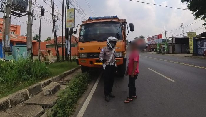 Patroli Simpatik! Unit Kamsel Satlantas Polres Karawang Gaungkan Etika Berlalu Lintas