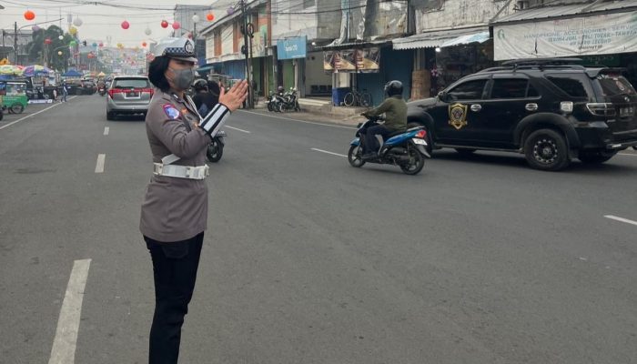 Polantas Laksanakan Gatur Pagi, Cegah Kemacetan di Jalan Raya Karawang