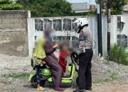 Polantas Tegur Ibu yang Gunakan Sepeda Listrik di Jalan Raya Karawang