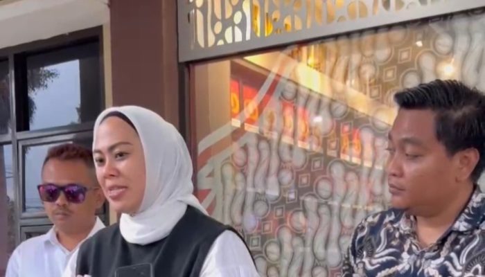 Cellica Nurrachadiana Laporkan AS atas pencemaran nama baik