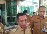 Penyerahan simbolis SK kenaikan pangkat PNS*