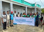 Sambut Tahun Baru 2025, YBM PLN UP3 Karawang Salurkan Paket Sembako untuk Korban Banjir ROB Desa Sedari