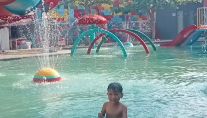 Waterboom Delong Karawang Rame Pengunjung Saat Akhir Pekan Dan Libur Nasional