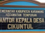 Di duga aparatur desa Cikuntul Karawang tidak disiplin Pukul 08.30 hanya satu orang yang masuk kantor