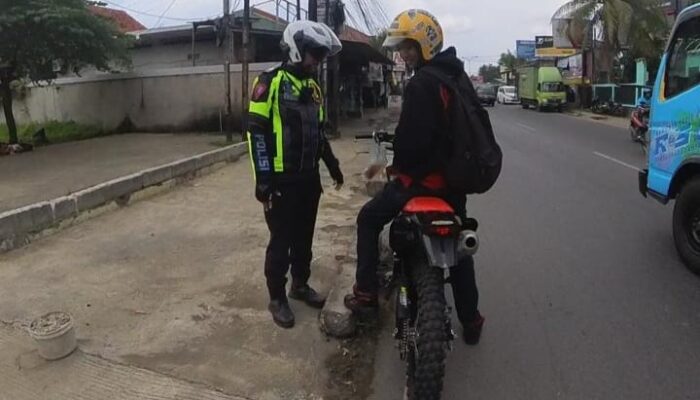 Polantas di Karawang Tegur Pengendara yang Gunakan Knalpot Tidak Sesuai Spesifikasi Teknis