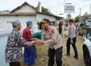 Bukti Kepedulian, Polres Karawang Berikan Bantuan Perlengkapan Mushola Warga