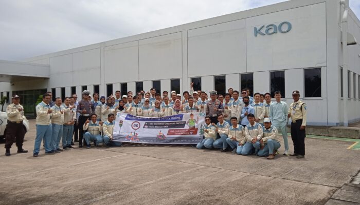 Unit Kamsel Satlantas Polres Karawang Sosialisasi Safety Riding Kepada Karyawan PT. KAO Indonesia