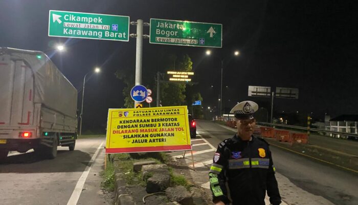 Siapkan Pam Long Weekend, Satlantas Karawang Lakukan Penyortiran Kendaraan Sumbu 3 ke Atas