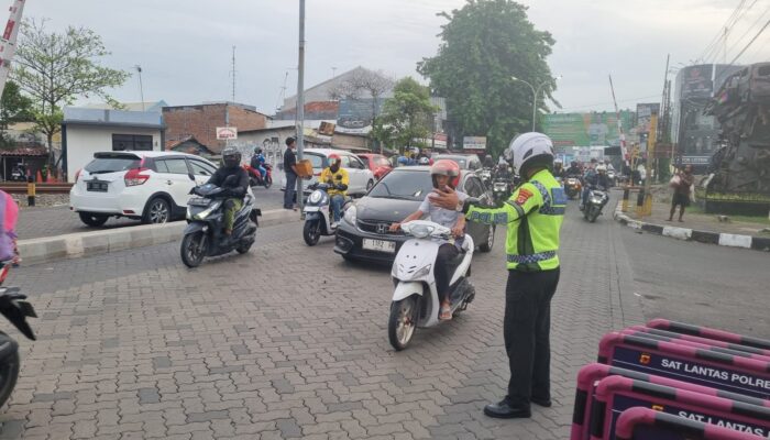 Polantas di Karawang Antisipasi Kemacetan Jalan Raya saat Long Weekend