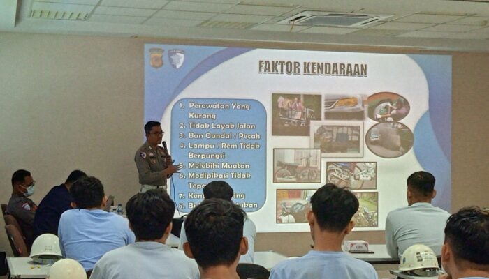 Unit Kamsel Satlantas Polres Karawang Sosialisasi Safety Riding di PT. Sumitomo
