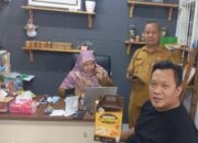 Bupati Karawang H Asep Saepuloh Berikan Bantuan Kepada UMKM yang berprestasi