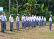 SMK merah putih kan Bekasi mengadakan Latihan Dasar kepimpinan siswa di Puncak Sempur loji  di pimpin Kepsek Wiwin Widhawati,S.P.d, M.Si