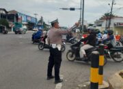 Satlantas Polres Karawang Antisipasi Kepadatan Arus Kendaraan di Jalan Raya