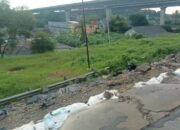 Jalan raya Badami – Loji Tepatnya di desa Wanasari Karawang Longsor Pemerintah Tutup Mata