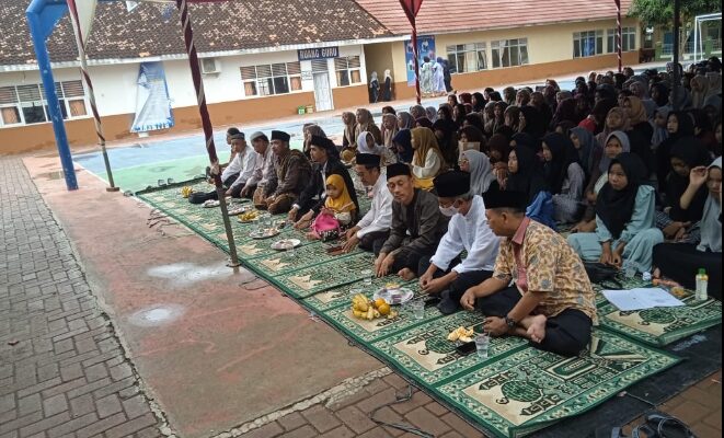 Teladani Akhlak Nabi Muhammad SAW ,SMPN I Tempuran Karawang Gelar Isra Mi’raj