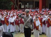 Polantas di Karawang Laksanakan Police Goes to School Kepada Pelajar Sekolah Dasar