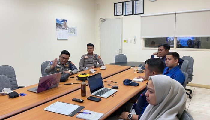 Unit Kamsel Satlantas Polres Karawang Edukasi Tertib Lalu Lintas Kepada Tenant Perusahaan KIIC