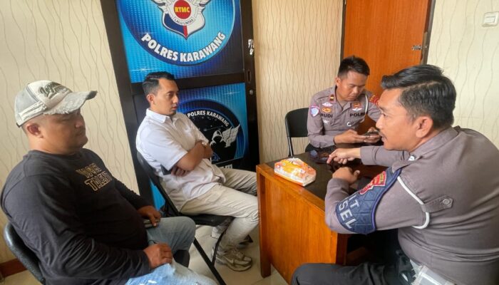 Satlantas Polres Karawang Sosialisasi Kamseltibcarlantas Kepada Developer Ojol