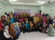 Hj. Sri Rahayu Agustina Serap Aspirasi Perempuan di Karawang, Sumbangkan blower untuk pengurus GOW