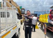 Satlantas Polres Karawang Bersama Dishub Pasang Barier Beton di 2 Titik Median yang Terbuka
