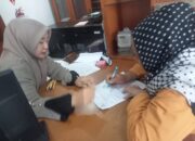 Ai Kurniasih Warga desa Cikampek Utara Ucapkan Terima Kasih kepada Baznas Karawang Atas Bantuannya