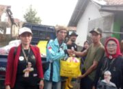 KDMM Berikan Bantuan Baju Bekas layak pakai di Pengungsian banjir Karangligar Karawang
