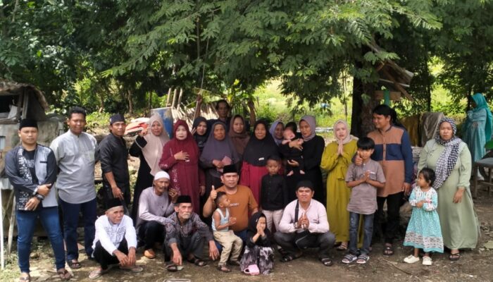 Keluarga Besar Hadiman di Ciampel Karawang Merajut Kebersamaan di Hari Raya Idul Fitri