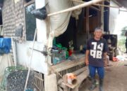 Miris!!! Jaya warga Desa Jayanegara Karawang Tinggal Di Rumah Mirip Kandang Ayam