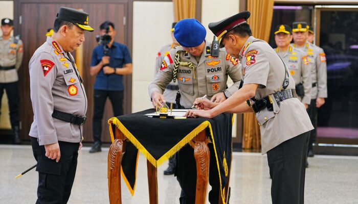 Jenderal Peraih Hoegeng Award Promisi Bintang Tiga