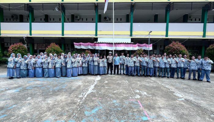 Satlantas Polres Karawang Gelar Kegiatan Patroli Keamanan Sekolah di SMAN 5 Karawang
