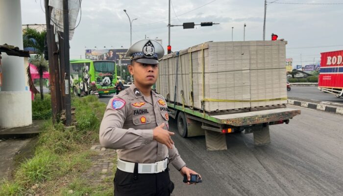 Upaya Polantas di Karawang, Atasi Kemacetan Lalu Lintas Jalan Raya