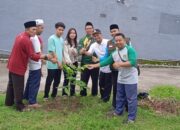 KUA Kecamatan Kota Baru Karawang Laksanakan Program Pepeling (Pengantin Peduli Lingkungan)