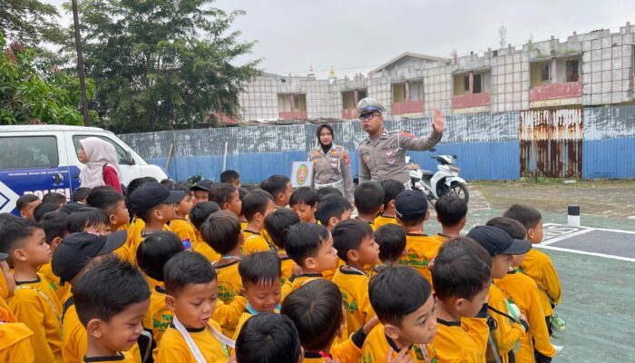 Satlantas Polres Karawang Kenalkan Tertib Lalu Lintas Kepada Anak-Anak Sejak Usia Dini