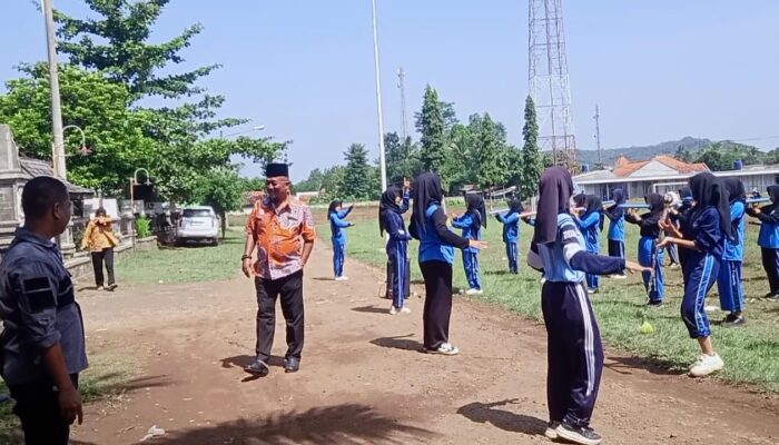 Ketua Komisi 3 DPRD Purwakarta Menghadiri Gebyar Merah putih di Kecamatan Maniis