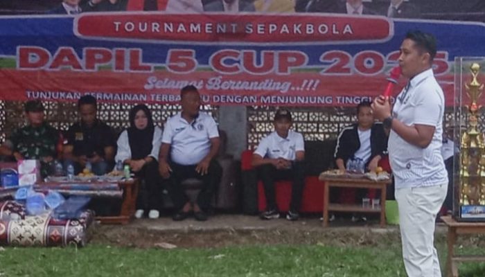 Bupati Purwakarta Menghadiri Pembukaan Turnamen Sepak bola Dapil 5 Cup 2025 di kecamatan Tegalwaru Purwakarta.