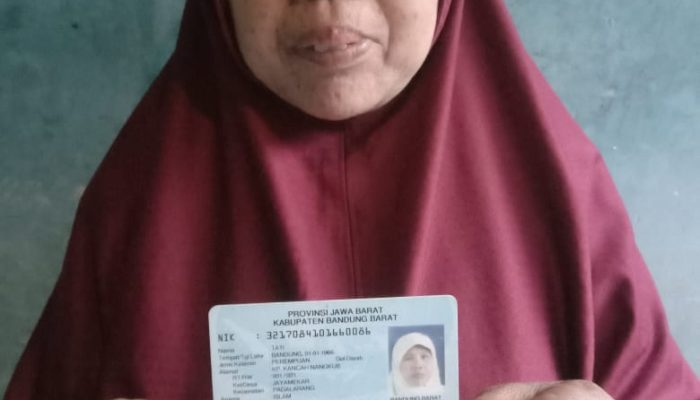 Tati janda Lansia 60 tahun dari Desa Jayamekar Padalarang Bandung Barat Belum Tersentuh Bantuan
