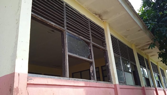 Pemerintah Tutup Mata SDN Karanganyar 3 Karawang Kondisinya Memprihatinkan