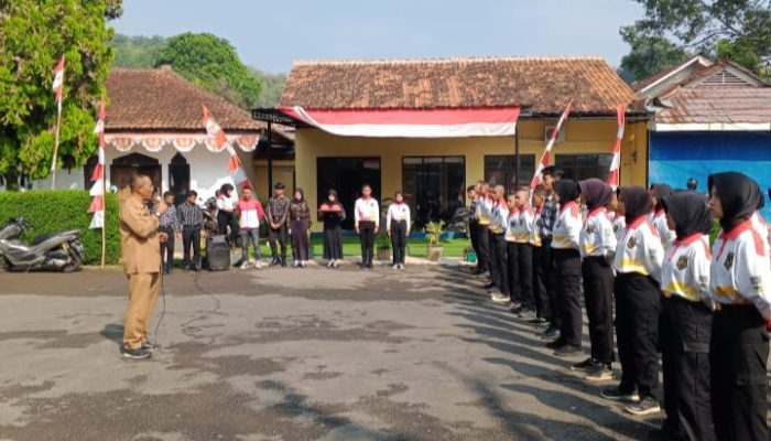 Jelang HUT RI Yang ke 80 Kecamatan Cililin Bandung Gelar Pelatihan Pengibar Bendera