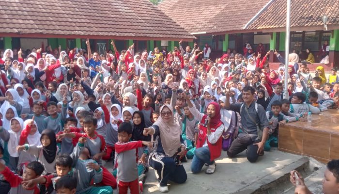 SDN Cikampek Barat IV Karawang Gelar Kegiatan HUT RI ke-80, Tanamkan Cinta Lingkungan Sejak Dini
