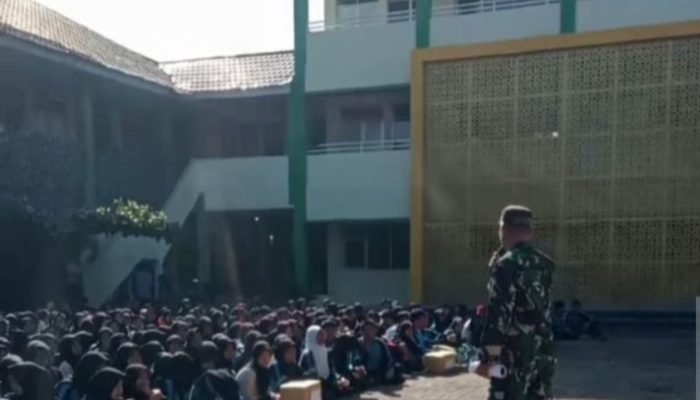 Persiapan HUT RI MAN Kota Cimahi Gelar Pendalaman Materi Tata Upacara Sekolah.