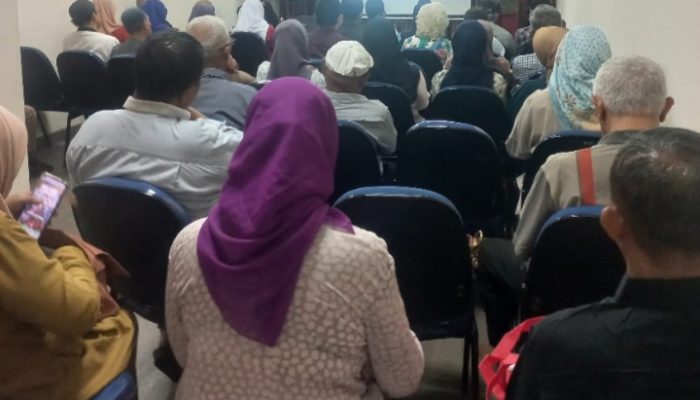 Sukses Membangun Bisnis Kopi SH Juwara Kafe Dari Pertemuan Kecil Open Plan Presentation